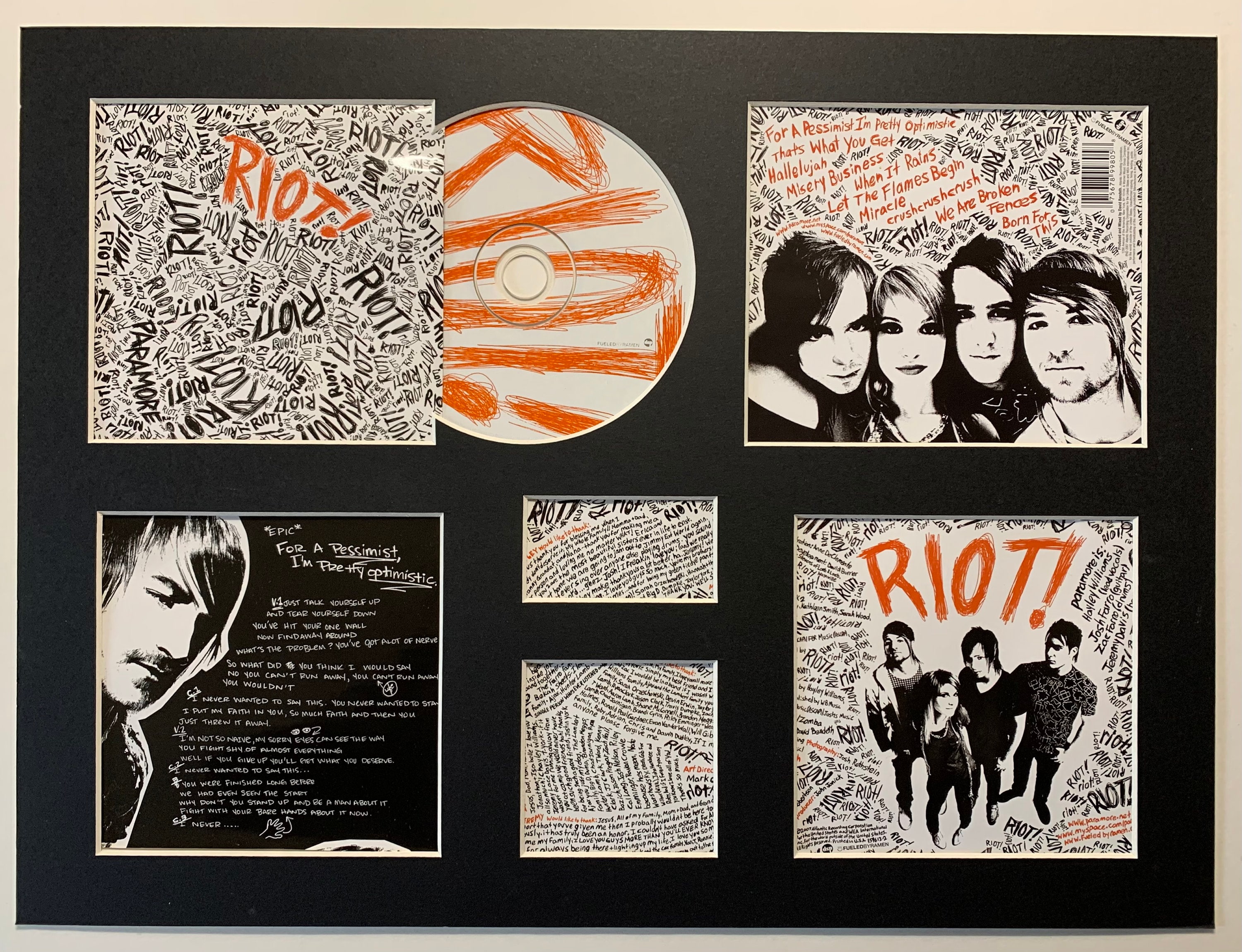 Paramore パラモア RIOT! サイン入りCD Paramore - Riot! - Amazon.com Music