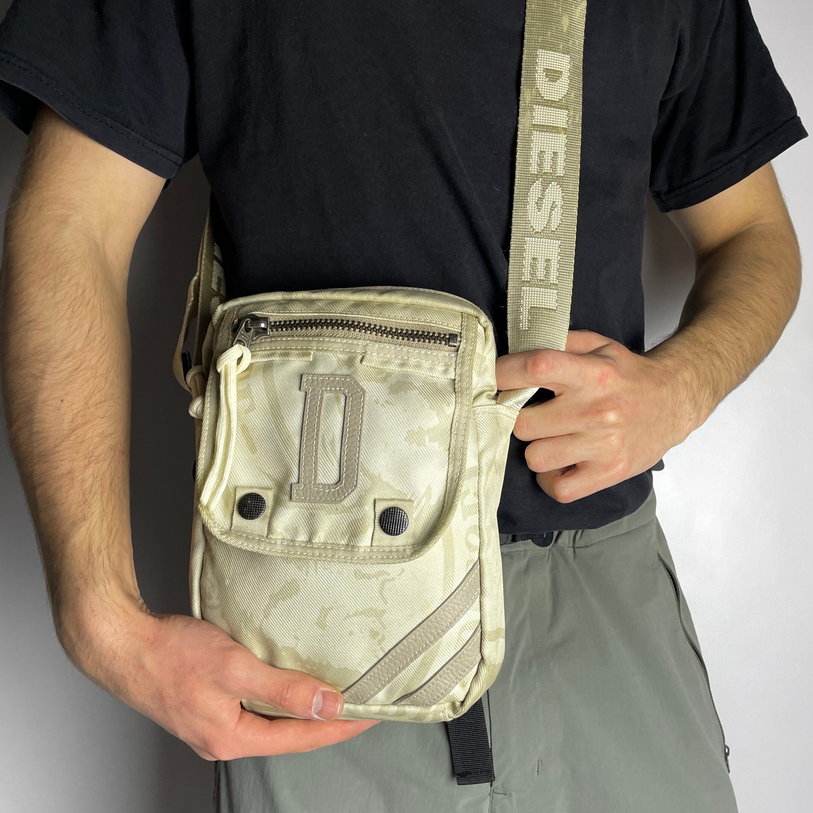 Diesel sling bag discount