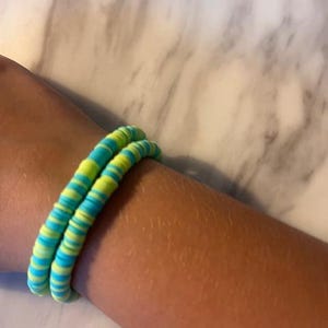 bracelet de perles d'argile