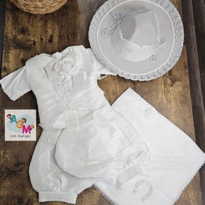 Schöne Jungen Charro Anzug.  ,Kerze und Weste. Charro Outfit, Mariachi Anzug, Taufe Charro Anzug. Mariachi Anzug zur Taufe