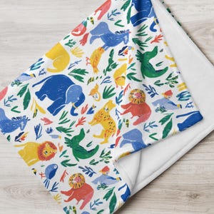 Hebrew Name Blanket Whimsical Colorful Animal Design Newborn Bris Gift for Jewish Baby Shower Personalized Toddler Nursery Decor gifte fully