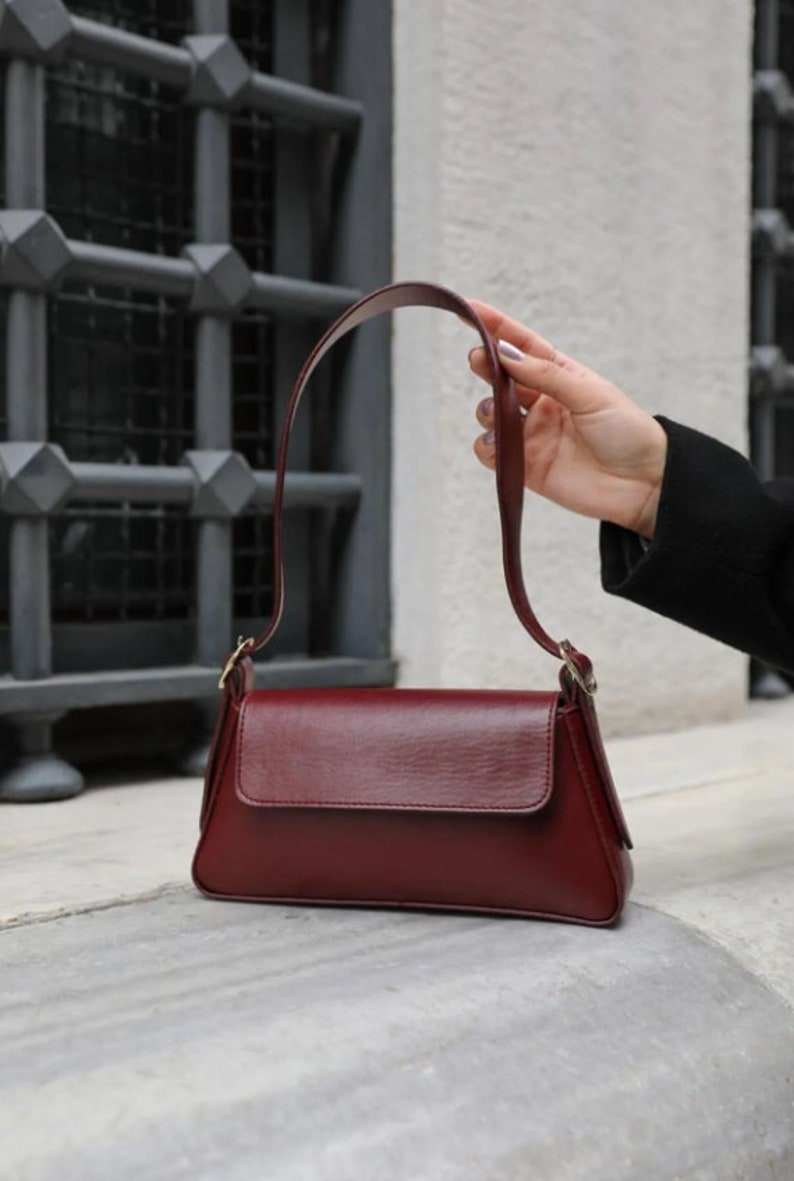 Classic Baguette Shoulder Bag