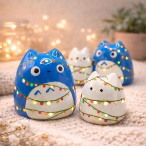 Totoro-Freunde Mini-Vasen – Räucherstäbchenhalter und Katzenbarthalter – Handgefertigte Keramik-Winterdeko