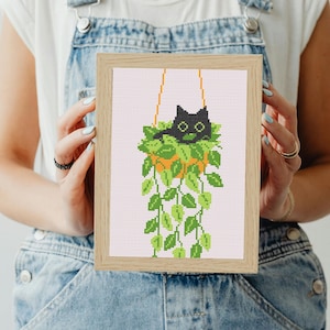 黒猫のクロスステッチパターン、植木鉢の中の猫のクロスステッチ、猫の刺繍、面白いミームのクロスステッチパターン、かわいい小さなミニクロスステッチ