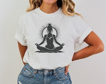T-shirt graphique de méditation pour femme - T-shirt de yoga spirituel avec design zen - T-shirt décontracté de détente - T-shirt pleine conscience et bien-être