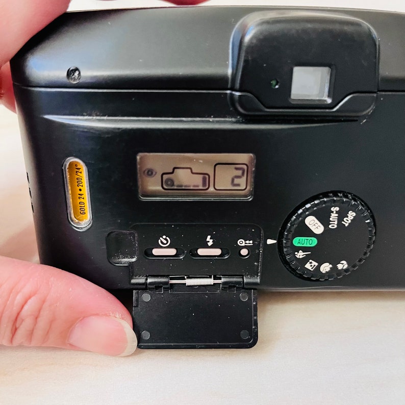 CANON Sure Shot Z115 SAF 3x Zoom 35mm Film Camera W/new Batteries OEM