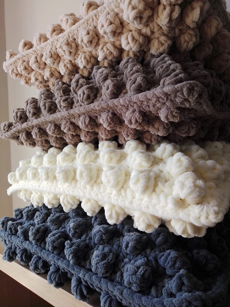 SUUES Bubble Throw Pillow