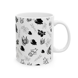 Taza de polilla, taza de cerámica blanca, taza de té con flores, taza de café, bellas artes, botánica, Cottagecore, regalo de bruja para amantes del té, taza de Halloween, regalo de Navidad imagen 10
