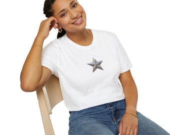 Glittering Star T-Shirt – Eye Catching Silver Design Tee, Trendy Streetwear, Stylish Gift for Trendsetters