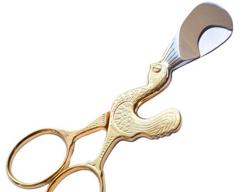 Rooster-shaped cigar cutter scissors