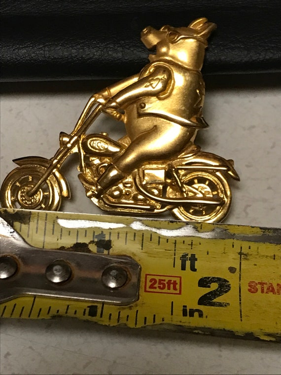 Harley Davidson HOG pin View 5