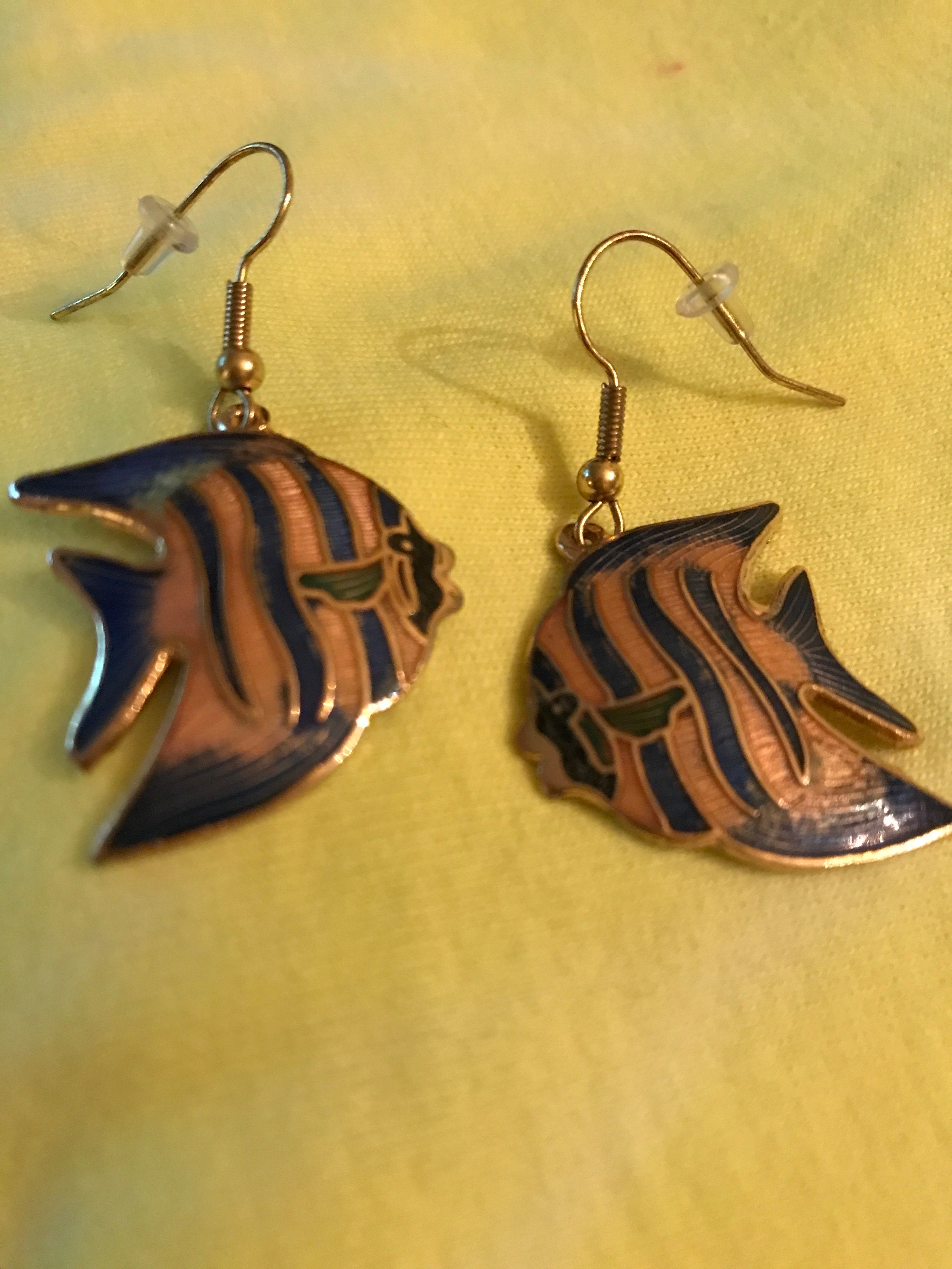 Boucles D'oreilles Poissons En Fonte De Verre Verte - Années 1970, Dormeuses, Métal Argenté