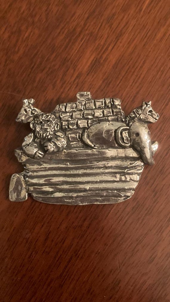 Noahs Ark Pewter Brooch