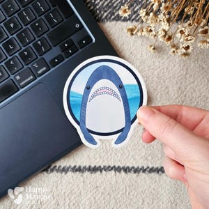 Ikea Blahaj Shark-klistermärke - Stor matt vinylklistermärke, vattenavvisande - Perfekt för dagbok, vattenflaska, laptop och mer!