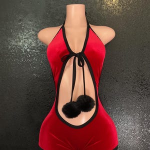 Pantalones cortos de terciopelo rojo de una pieza, talla mediana