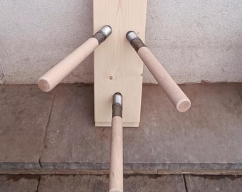 Mannequin Wing Chun en bois avec bras à ressort | Porte-soie en bois | Mannequin mural pour arts martiaux | Mannequin plat en bois pour Wing Chun