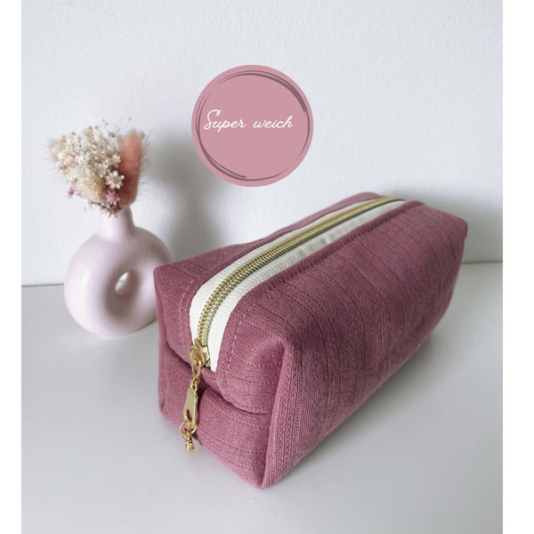 Federtasche aus Piontelle/ Mäppchen Beere/Kosmetiktasche/ Stiftmäppchen Rosé / Etui/ beerenfarbene Tasche / Tasche Frauen/ Geschenkidee