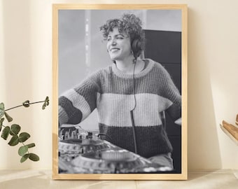 Music Poster - Annie Mac Techno & House DJ, Vibrant EDM Wall Art, Perfect Gift for Music Lovers