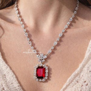 Ensemble pendentif rouge rubis Alia Bhatt en diamant américain Bijoux de grande qualité en zircone cz de haute qualité pour mariage