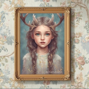 Peut inclure: Portrait encadré d'une jeune personne aux longs cheveux bruns ondulés et aux yeux bleus, ornée de bois de cerf. L'œuvre présente un style doux et éthéré avec des accents dorés, sur fond bleu-vert. Le cadre est doré et orné.