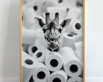 Rolig girafftoalettpappersrullar väggkonst, svartvitt toaletthumorfoto, udda badrumsinredning, safaridjurposter, surrealistisk digital konst