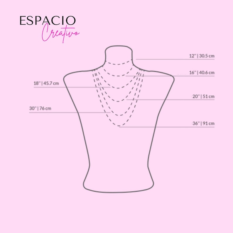 Puede incluir: Un diagrama que muestra las longitudes de los collares en un maniqu&iacute;. Las medidas est&aacute;n en pulgadas y cm: 12" (30,5 cm), 16" (40,6 cm), 18" (45,7 cm), 20" (51 cm), 30" (76 cm) y 36" (91 cm). El texto "ESPACIO Creativo" es visible.