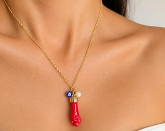 レッドフィガハンドチャームネックレス：14Kゴールドのお守り、幸運の守護ペンダント