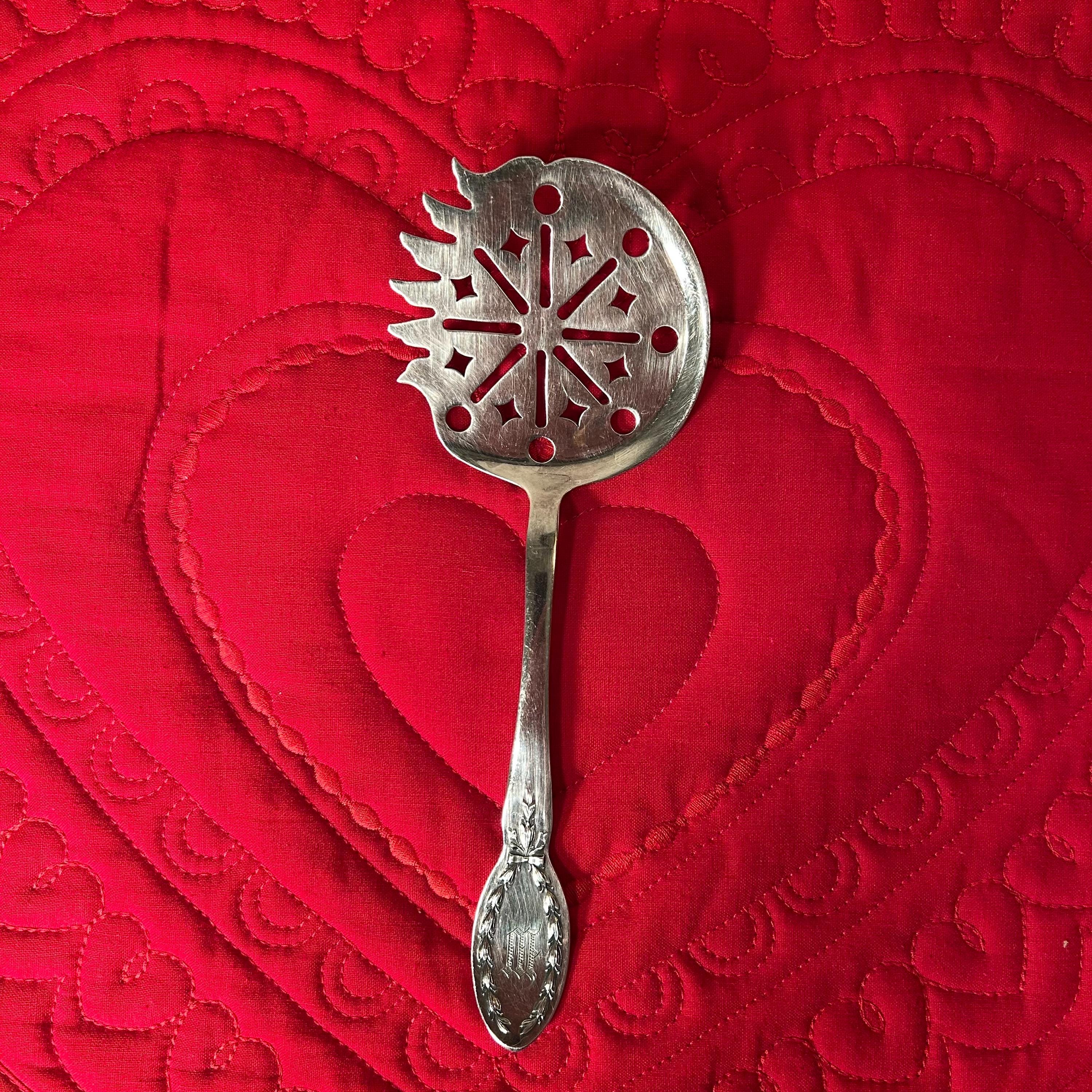 Vintage! Wm. Rogers MFG.Co. Silver-Plated Tomato Server