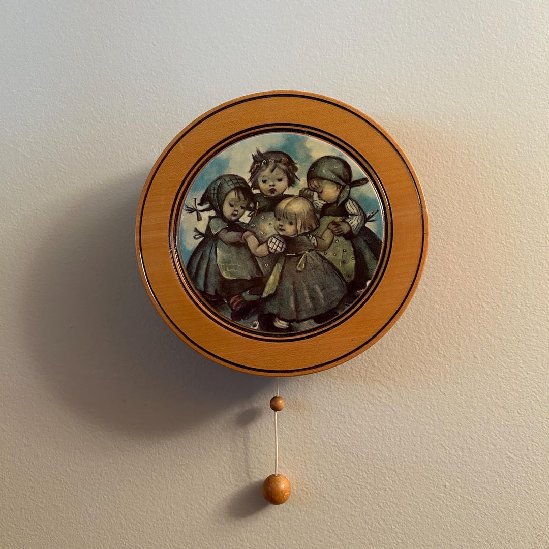 Vintage Hummel Musical Pull String Music Box Edle Wall Hanging Music ...