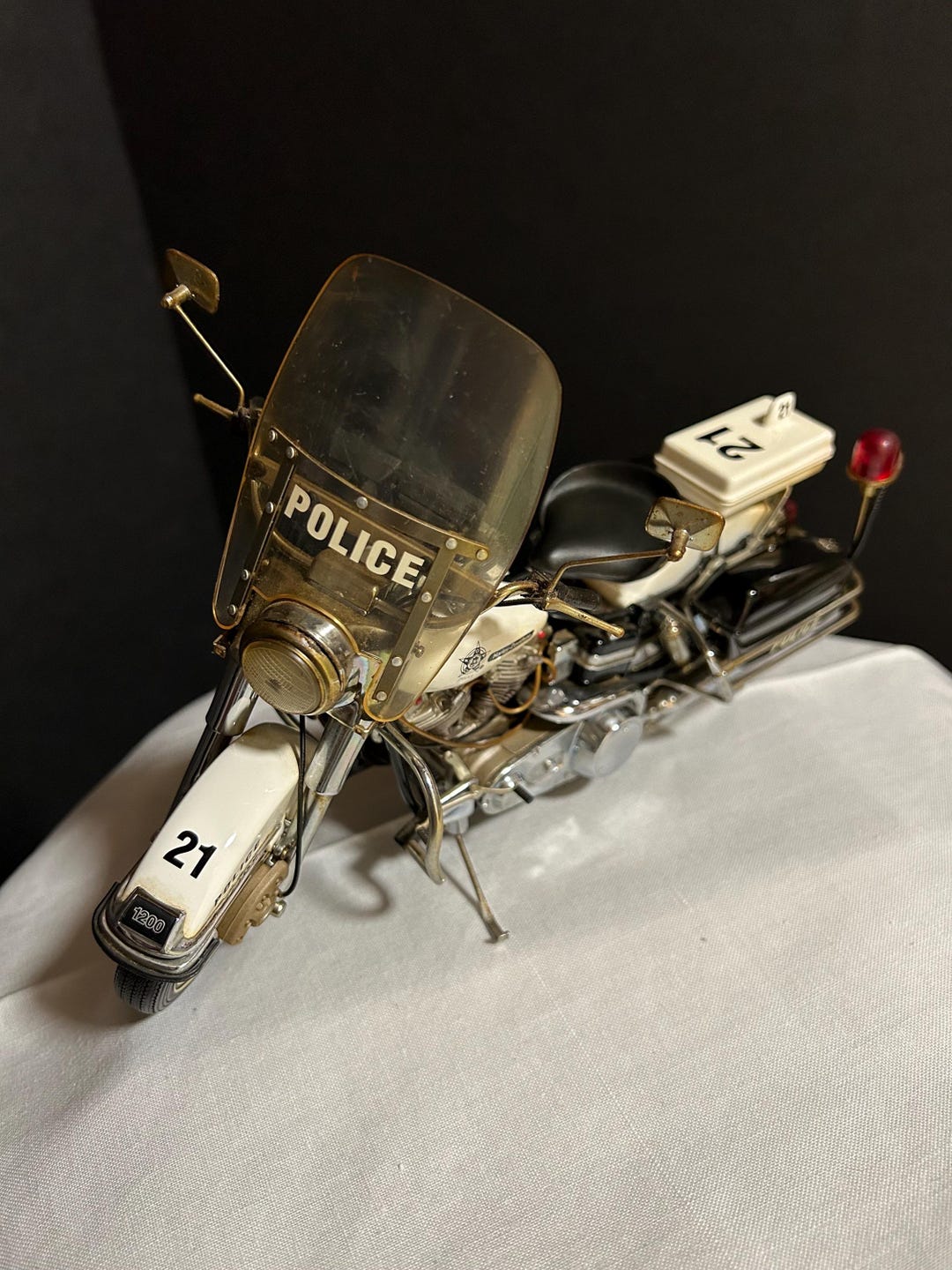 Maquette Revell 1:8 Harley Davidson Police Bike – Kit 7932 D'occasion