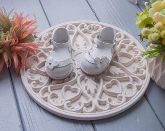 Natural suede sandals with butterfly for 18 inch German dolls