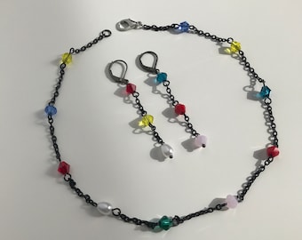 Parure de bijoux en perles multicolores/chaînes de perles dépareillées et tour de cou en chaîne/Perles noires jaunes rouges roses rouges vertes bleues, perle blanche