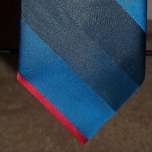 Vintage Men&#39;s  1970s Red Silver & Blue Striped Damons Necktie 55x3.5 Polyester Made in USA