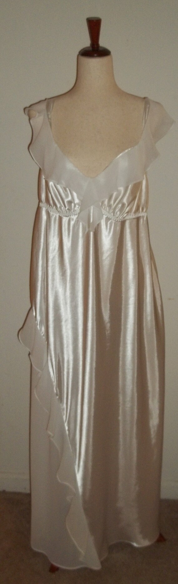 Vintage 90s Unbranded Long White Plus Size Nighti… - image 2