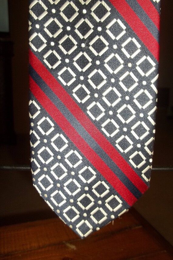 Vintage Men's Polyester Super Funky Tie WIDE 55x4… - image 1