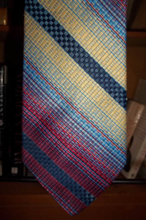 Vintage Men's Polyester Funky Tie  54x3.5 Retro Fa