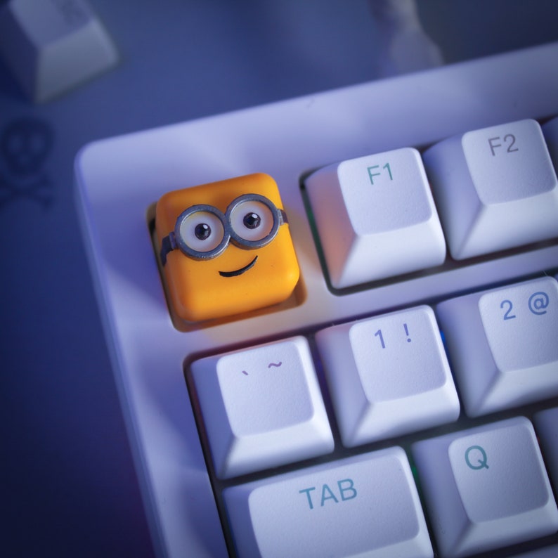 Cartoon Tastenkappen, individuell handgefertigte Tastenkappen, Süße Tastenkappen für mechanische Tastatur, Cherry MX, Geschenk für Sie und Ihn, Handbemalte Tastenkappen Minion 2