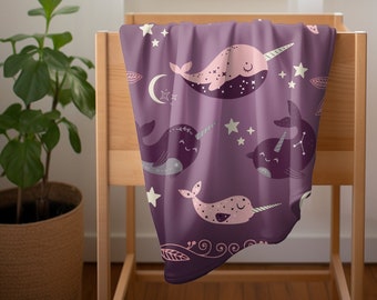 Manta de terciopelo suave para niños con forma de narval: decoración acogedora para guardería, regalo de baby shower para niña, decoración de dormitorio infantil, manta de narval