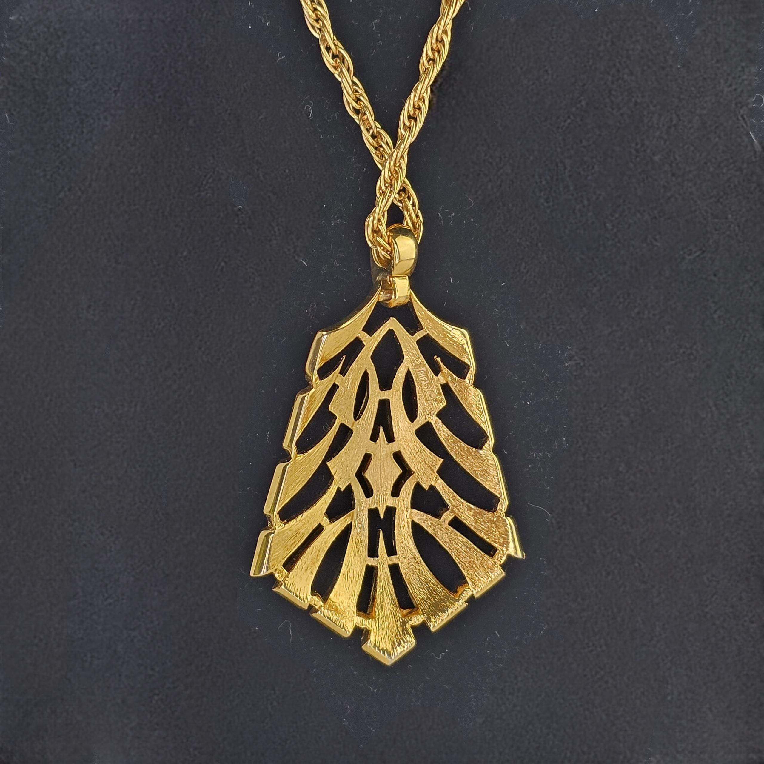 Vintage Crown Trifari Pendant Necklace Gold Tone Open Work Pendant