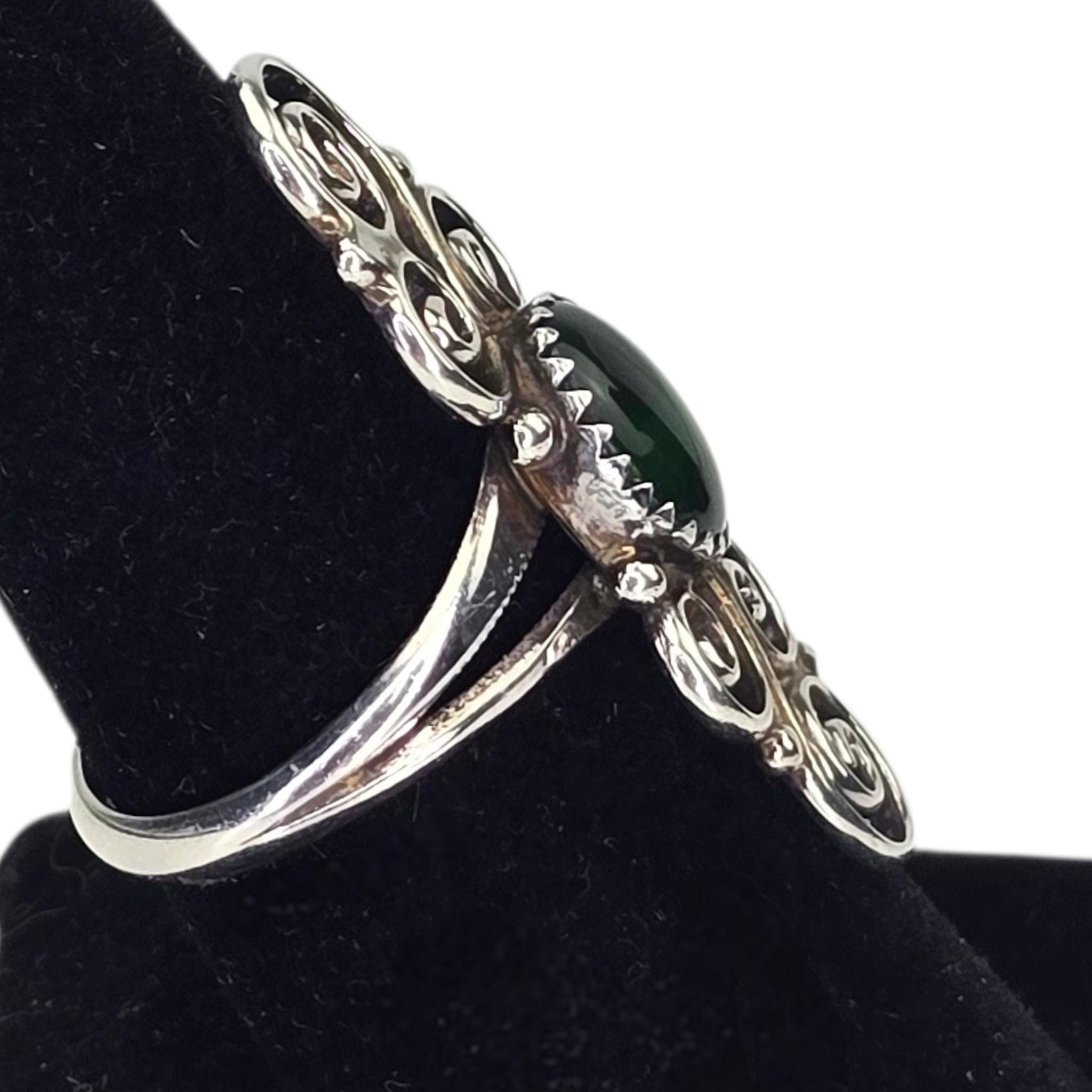 Vintage Signed VO Star Sterling Silver 925 Green Prong Set