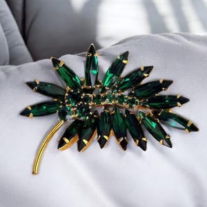 Vintage Marquis Cut Emerald Rhinestone Brooch Gold Tone Vintage Emerald Green Glass Rhinestone Leaf Brooch Green Vintage Statement Brooch
