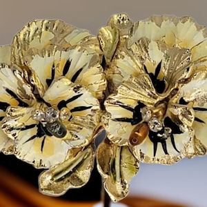 Rare Vintage Coro Brooch Gold Tone Enameled Vintage Flower Brooch Coro Floral Brooch Vintage Rare Coro Flower Pin Vintage Brooch by Coro