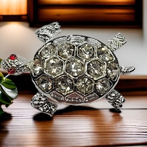 Vintage Turtle Brooch Silver Tone Turtle Jewelry with Rhinestones Vintage Brooch Gift for Animal Lover Retro Turtle Pin Midcentury Jewelry