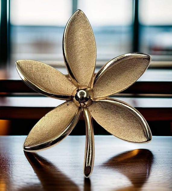 crown trifari クラウン トリファリ 花ブローチ (ケース無し) セット