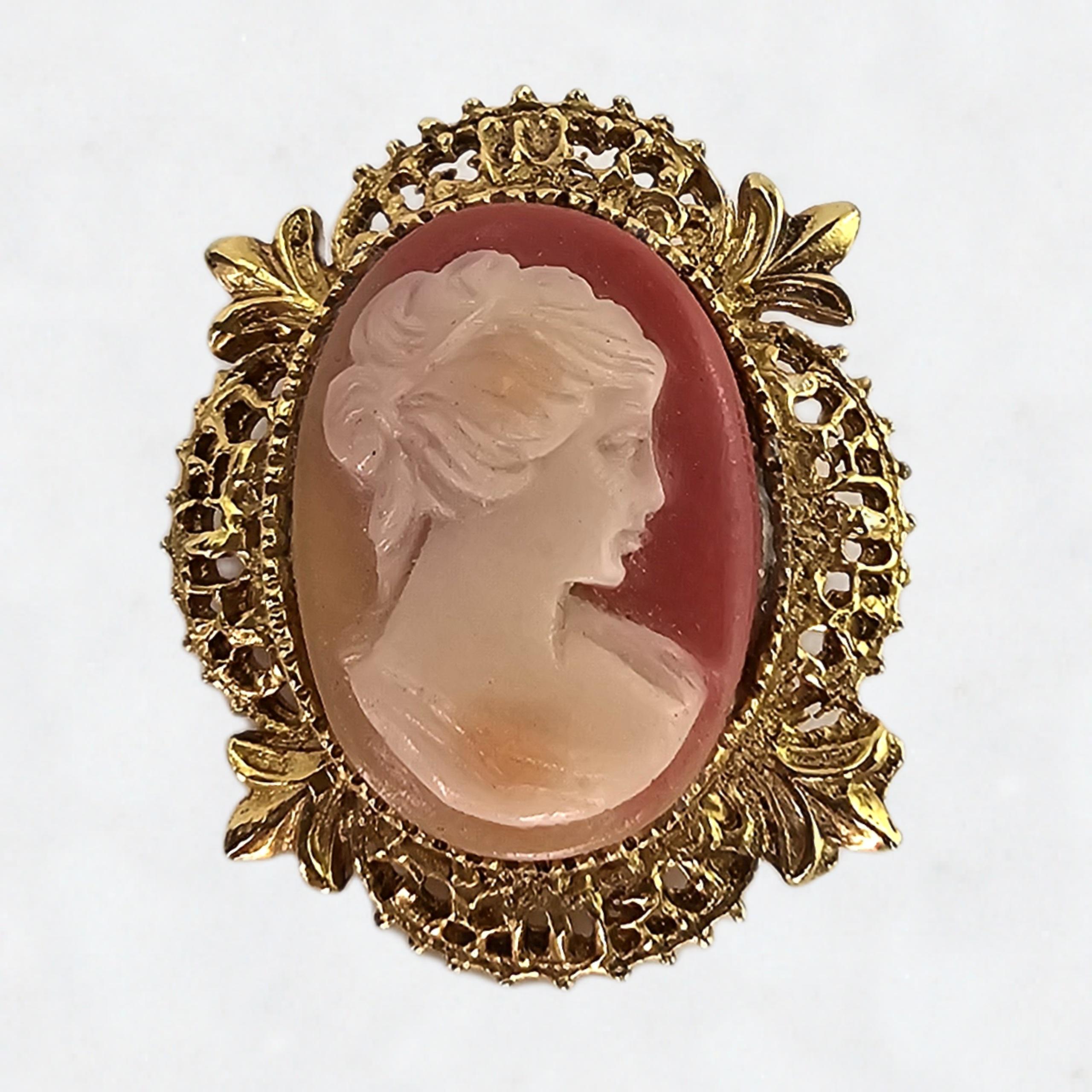ヴィンテージカメオブローチ 彫刻された樹脂製カメオピン ヴィンテージ