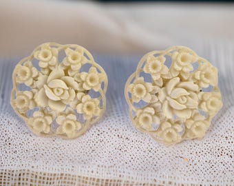 Antique 1930s Art Deco Carved Celluloid Belt Buckle Large Off Pale Yellow Floral Antique 1930s Art Deco Carved Celluloid Belt Buckle Large  main image 3
