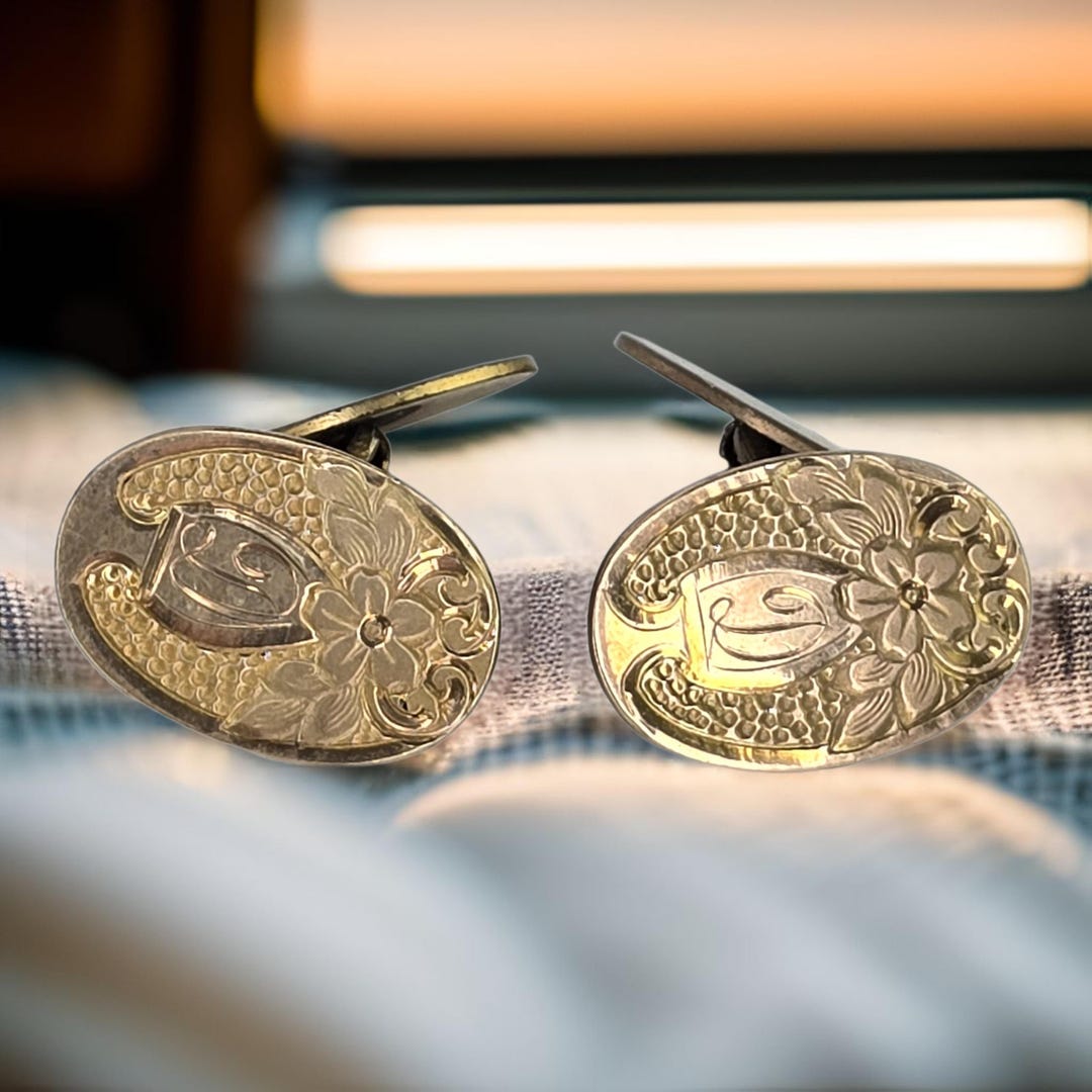 アンティークフローラルエッチングゴールドトーンカフスボタン