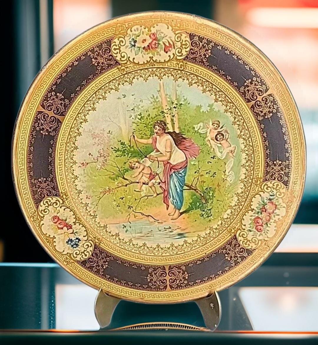 * antique plate ୨୧ * タペストリー アンティークプレート Antique Vienna Art Plate 1905 Metal Lithographed Art Woman and