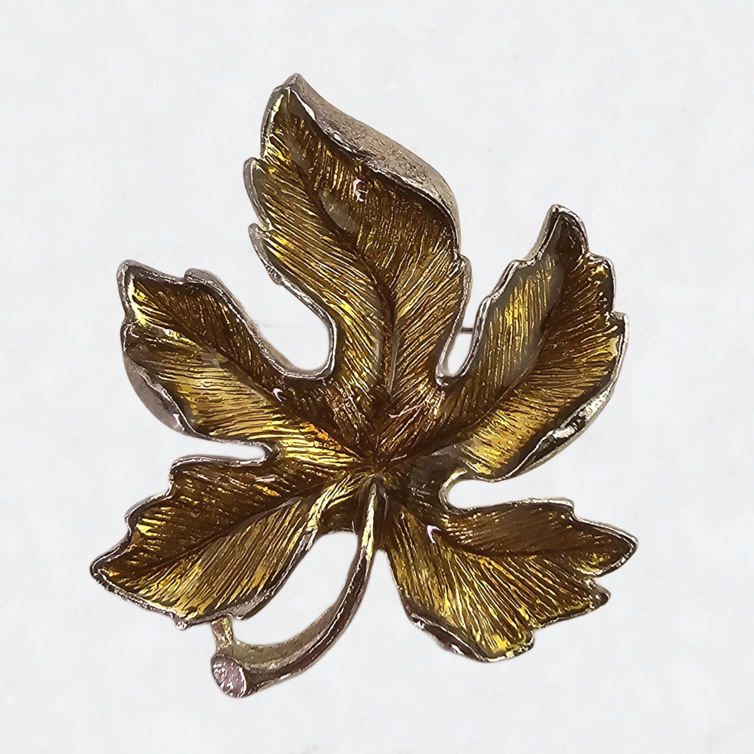 broche bijou rétro vintage couleur argent poli feuille de chêne en