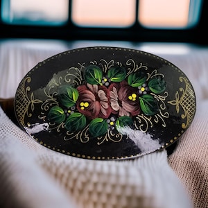 Broche floral vintage lacado a mano de Rusia. Broche de flores pintado a mano por un artista. Broche floral vintage pintado a mano. Regalo de flores.
